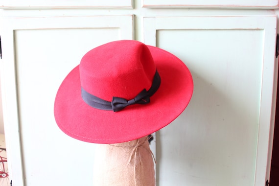 Vintage 1980s Wool Hat: Red & Black Bow, Classic Chic - Etsy 