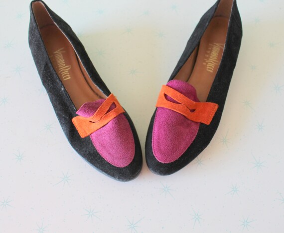 Vintage DESIGNER SUEDE Flats....size 7 womens...sh