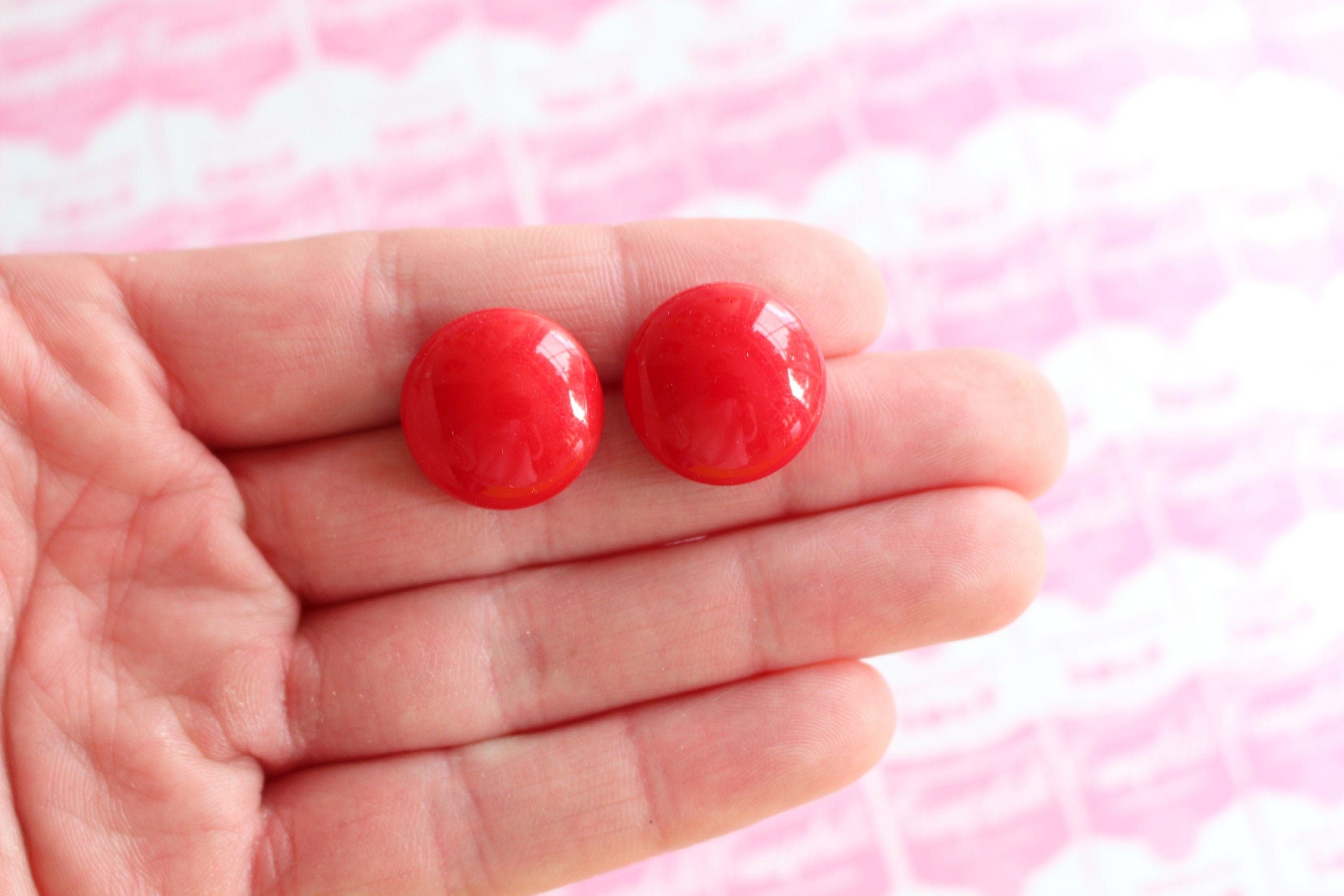 25 Transparent Red Buttons, sizes 1/2 up to 1-1/8, many styles, bulk  button pack