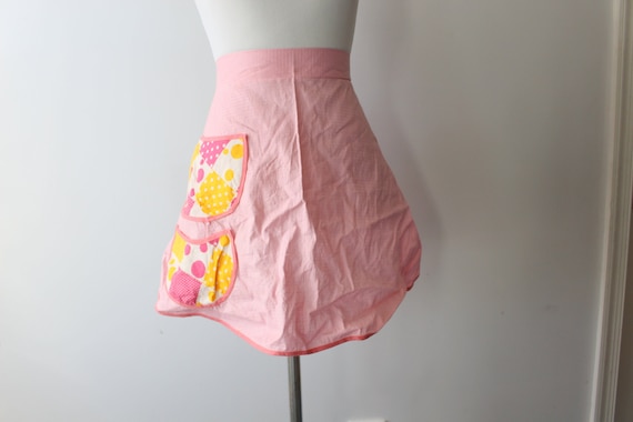 1960s Vintage Pink Apron: Atomic Kitsch Kitchen Decor