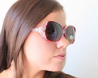 Vintage 1980s Sunglasses NOS Taiwan Multicolor Grandma Retro Festival Boho Vintage 1980s Sunglasses NOS Foster Grant red tone Taiwan  main image 3