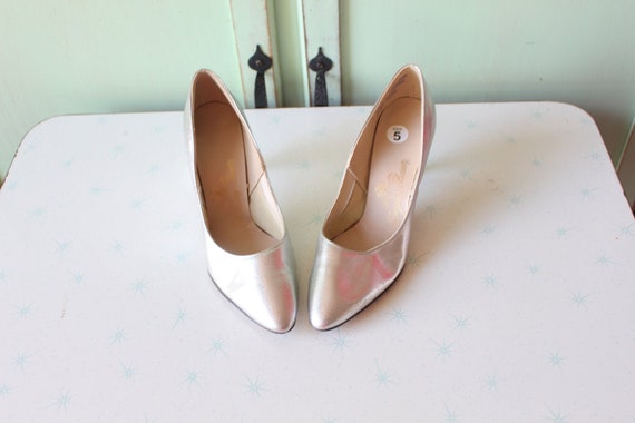 1980s Gold Silver GLAM Fancy Heels..size 5 women.… - image 1