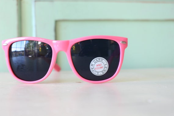 Vintage PINK Mod Taiwan ROC 1970s 1980s Sunglasse… - image 3