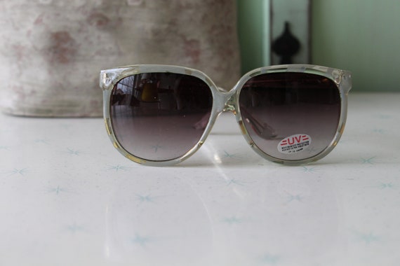 Vintage MOD GIRL Sunglasses...rare. womens eyewea… - image 2