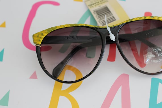 Oversized 1980s Sunglasses: Black & Yellow Retro … - image 2