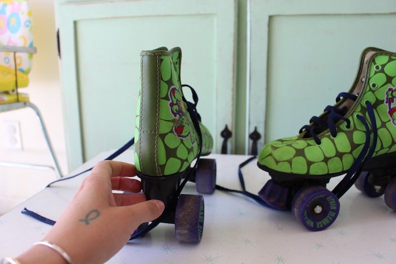 retro skates kitsch roller derby roller skates pacer kids retro rink master skating children 90s Vintage NINJA TURTLE SKATES...rad