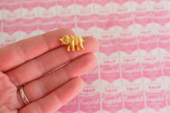 Vintage GOLD ELEPHANT Brooch....ONE. groovy. retr… - image 1