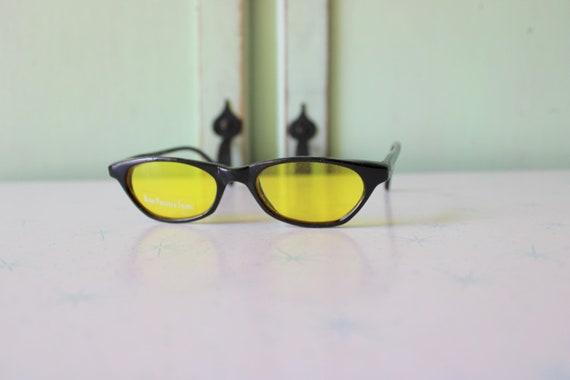 90s Sunglasses: Small Lens, Tinted Retro Shades