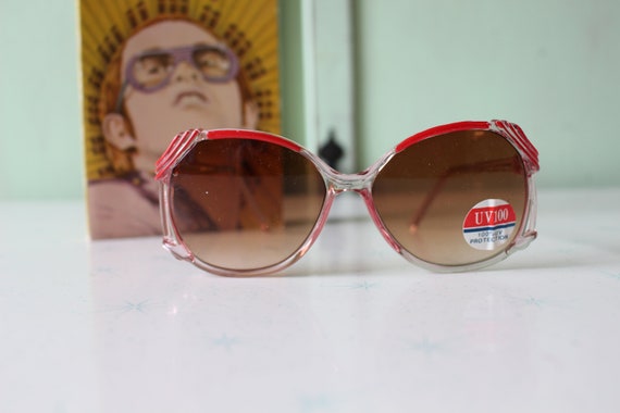 1970s 1980s MOD GIRL Red Sunglasses....big lens. … - image 3