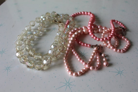 1980s Vintage NECKLACE Set of 2..pink and white. … - image 5