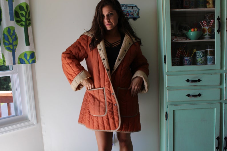 winter designer hippie urban orange 1970s Vintage Retro Hooded Coat....swishy tan rocker fashion 70s hipster 60s fall fancy