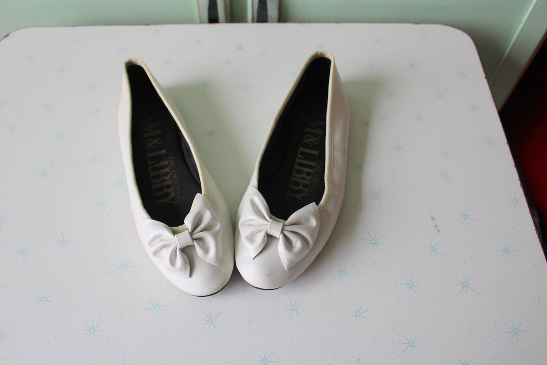 1980s Vintage Sam and Libby White Leather Ballet Flats Women's