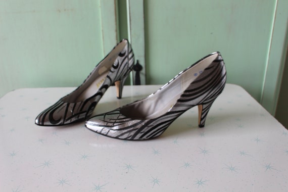 Vintage Shimmer Heels..size 7.5 women..red carpet… - image 3