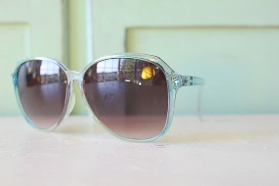 Vintage 1980s MOD Sunglasses.....rare. womens eye… - image 1