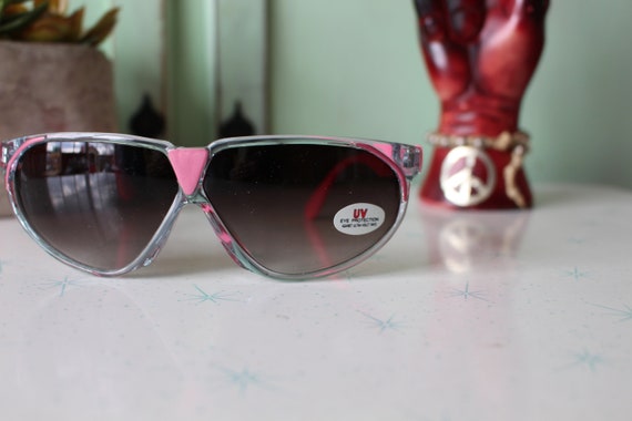 SALE/// Vintage PINK Mod Taiwan ROC 1970s 80s Sun… - image 4