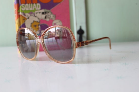 NOS 1970s MOD GIRL Sunglasses...big lens. oversiz… - image 6