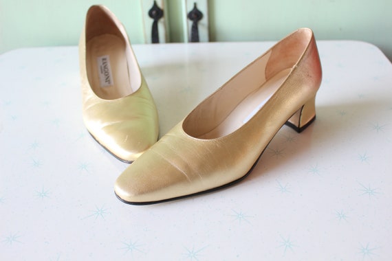1980s Vintage Golden Heels.....size 6.5 womens...… - image 1