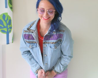 Jaren 1980 HIPSTER Jean Jacket Vest.. Maat kleine middelgrote vrouwen... raaskallen. blauw jeansjasje. moordenaar. rad. jaren 80 glam. hippie. klederdracht. Jaren 90. nieuwigheid