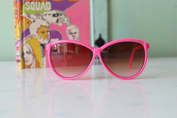 Vintage PINK Mod Taiwan ROC 1970s 1980s Sunglasse… - image 3