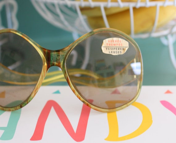 Deadstock Vintage 1970’s Oversized Sunglasses Shop FONDA Oversized 70s Vintage-Inpsired Fashion Sunglasses  main image 4