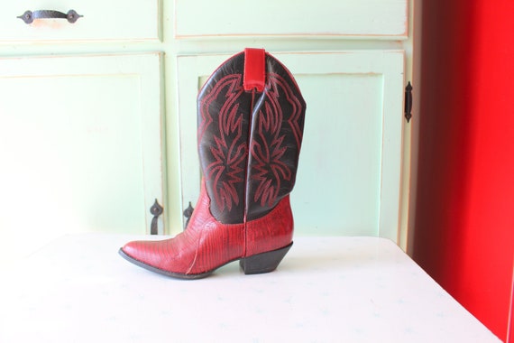 Vintage COWBOY Boots...size 6....texas. cranberry… - image 1