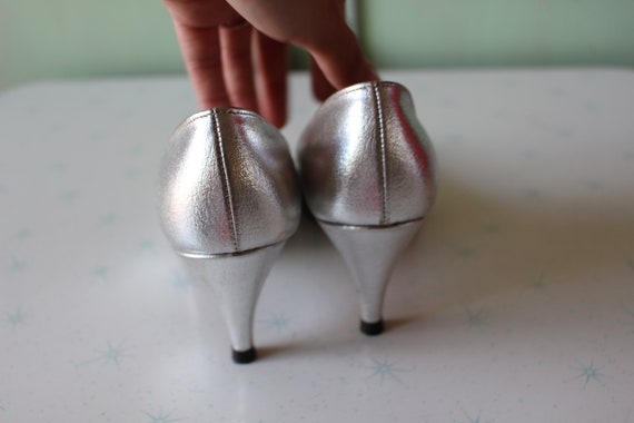 1980s Gold Silver GLAM Fancy Heels..size 5 women.… - image 5