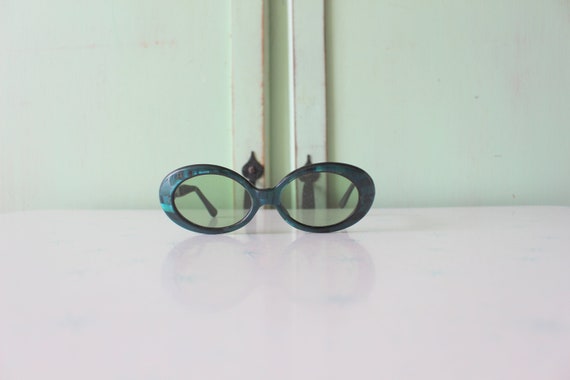 TRUE VINTAGE 1960s Atomic Retro Sunglasses...eyew… - image 1