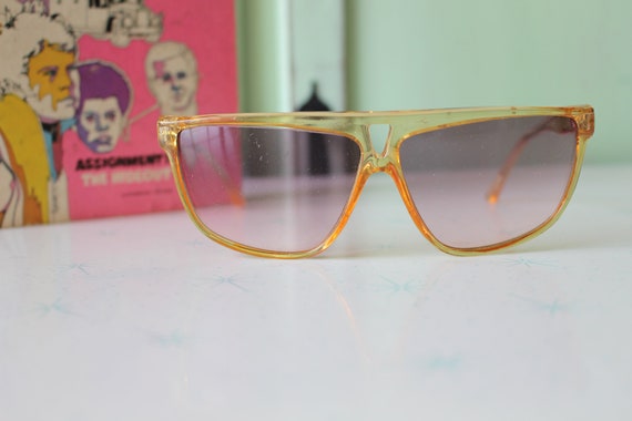 Vintage BIG Mod Taiwan ROC 1970s 80s Sunglasses..… - image 3