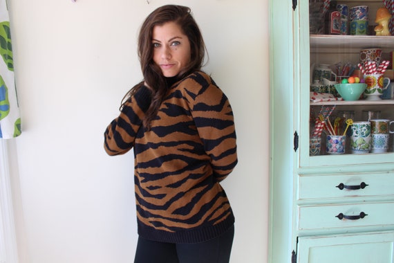 1990s Leopard Tiger Print Pullover Sweater...retr… - image 4