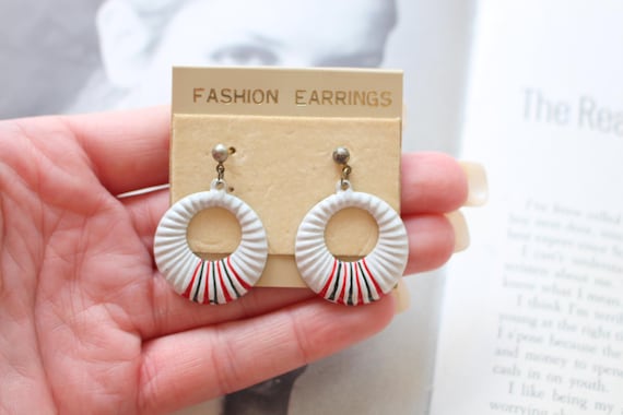 1980s Atomic Dangly Earrings: Colorful Retro Glam