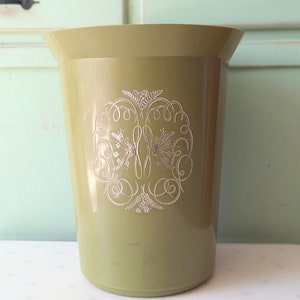 1970s RETRO Olive Green Trash Can....bathroom. pantry. bins. can. mid century. groovy. seventies. 1970s. retro. tupperware. kitchen. pantry