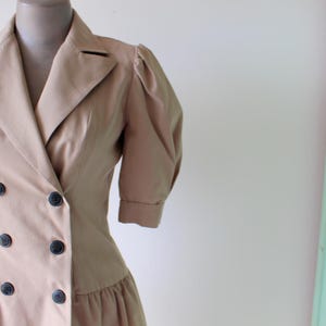 1970s LORD and TAYLOR Dress: Vintage Tan Career Wear (Size S-M)