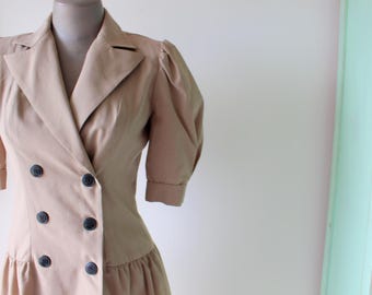 1970s LORD and TAYLOR Dress....size small to medium womens.....gogo. tan. cream. retro. 70s dress. librarian. twiggy. mod. nude. designer