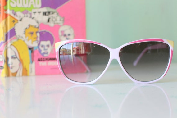 Vintage PINK Mod Taiwan ROC 70s 1980s Sunglasses.… - image 1