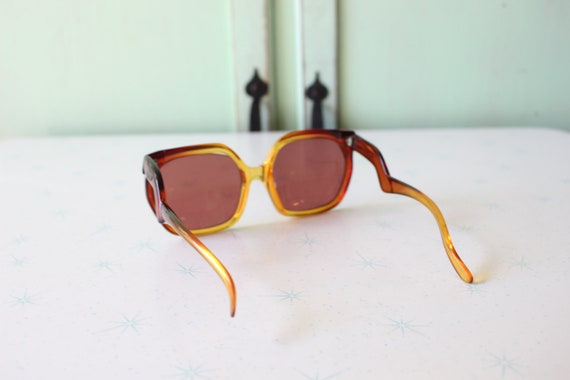 Vintage Brown Mod Taiwan ROC 1970s 1980s Sunglass… - image 4