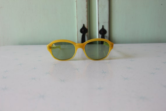 1950s 1960s MOD GIRL Sunglasses....groovy. france… - image 2