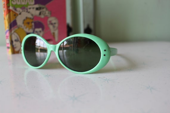 1970s TWIGGY MOD Sunglasses....rare. twiggy. wome… - image 3