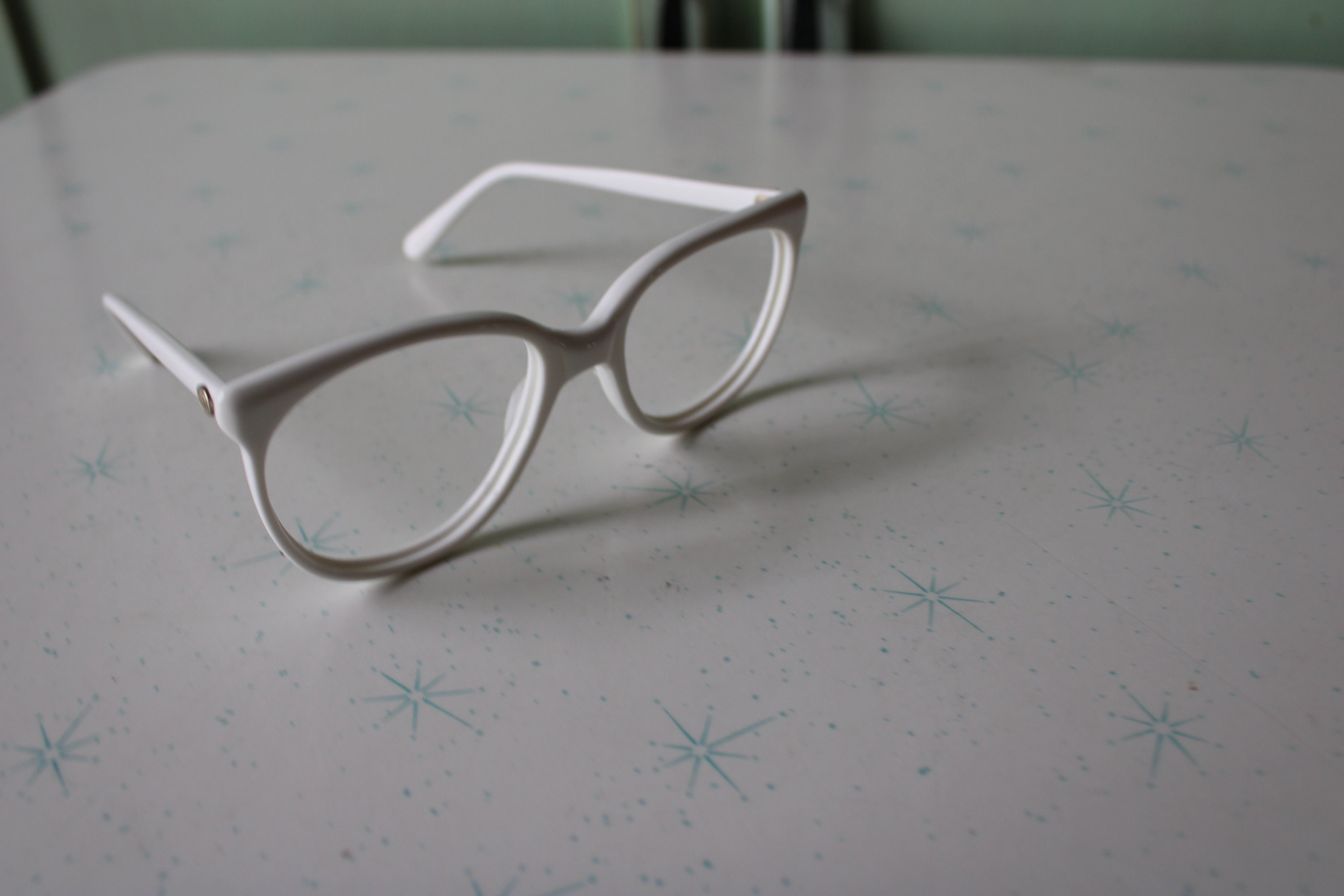 ヴィンテージホワイト眼鏡フレーム：1980年代モッズスタイル（レンズ