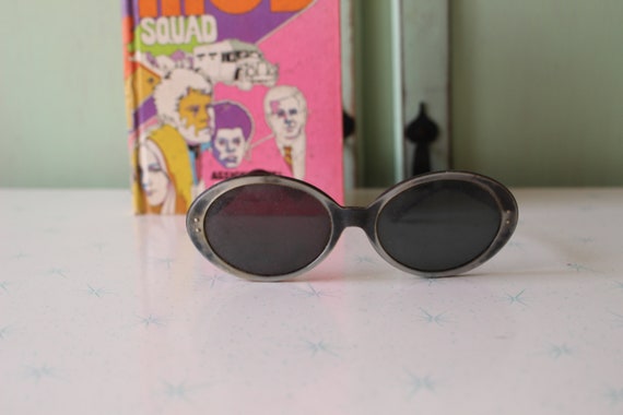 Vintage MOD Twiggy Sunglasses...rare. womens. jac… - image 4