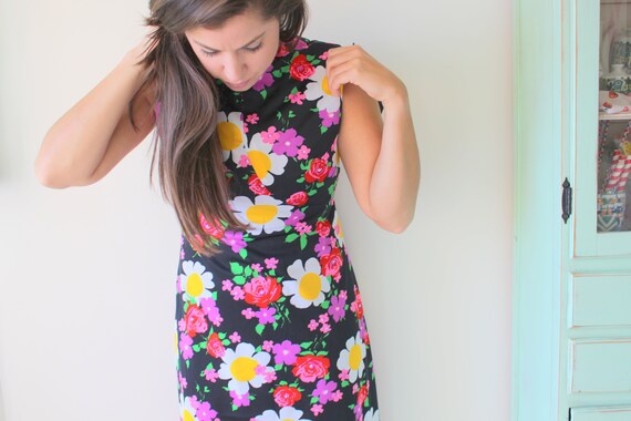 Vintage MOD GIRL Dress...size small to medium wome