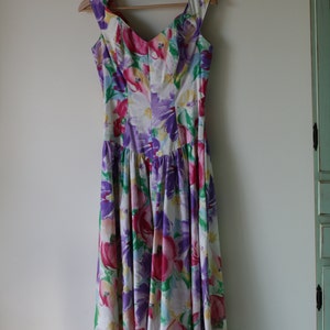 1980s Vintage DREAM FLORAL Garden Party Dress...small to Medium...mod ...