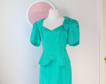 1980s Vintage TEAL GREEN Dress....size small medium womens...green dress. 80s dress. spring. designer. retro. mod. calf length. day dress