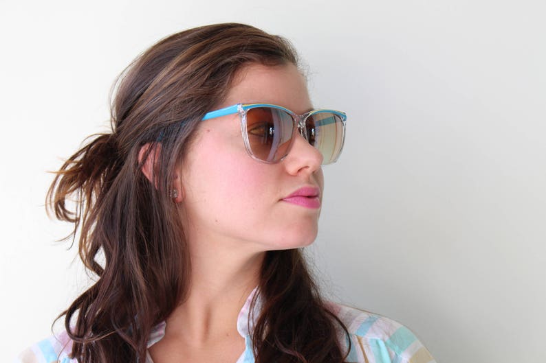 big lens disco 1970s DESIGNER Blue Sunglasses..twiggy jackie o deadstock woodstock made in taiwan funky hippie rare ladies mod