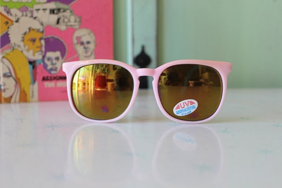 Vintage MOD GIRL Pink Sunglasses....rare. womens … - image 5