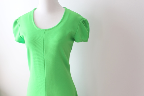 GROOVY Vintage LIME Day Dress.....small womens. m… - image 1