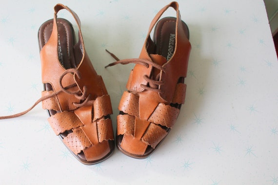 1980s HIPPIE SANDALS....size 6.5 womens...boho. hu