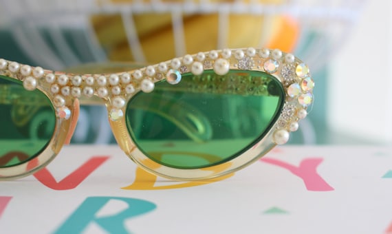 1940s 1950s Cat Eye Sunglasses...vintage. fancy. c