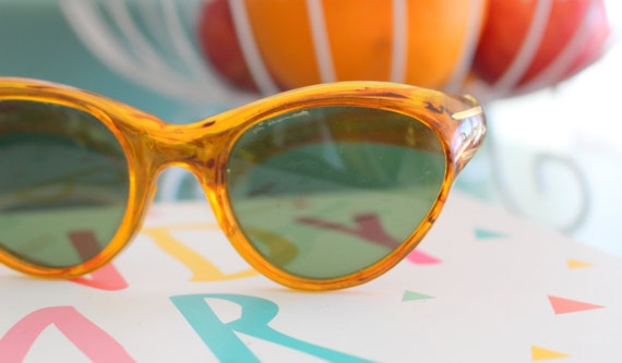 Vintage italian style and cats eye sunglasses MADE IN ITALY Classic Oval Cat Eye Sunglasses Woman  main image 2