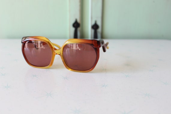 Vintage Brown Mod Taiwan ROC 1970s 1980s Sunglass… - image 2