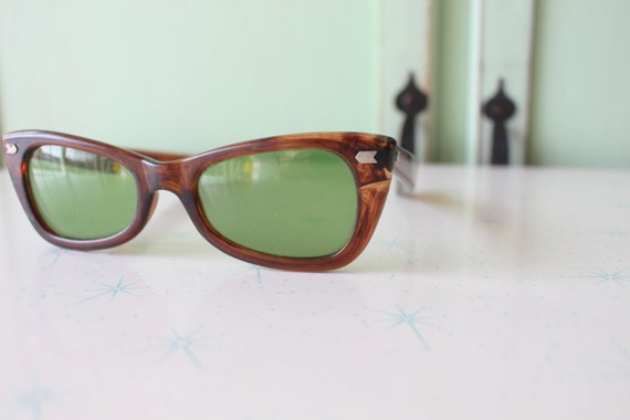 1950s 1960s Cat Eye Sunglasses...vintage eyewear.
